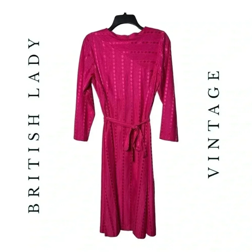 1444. VINTAGE BRITISH LADY MIDI LENGTH DRESS SIZE 16 1/2 SEE MEASUREMENTS POLKA‎